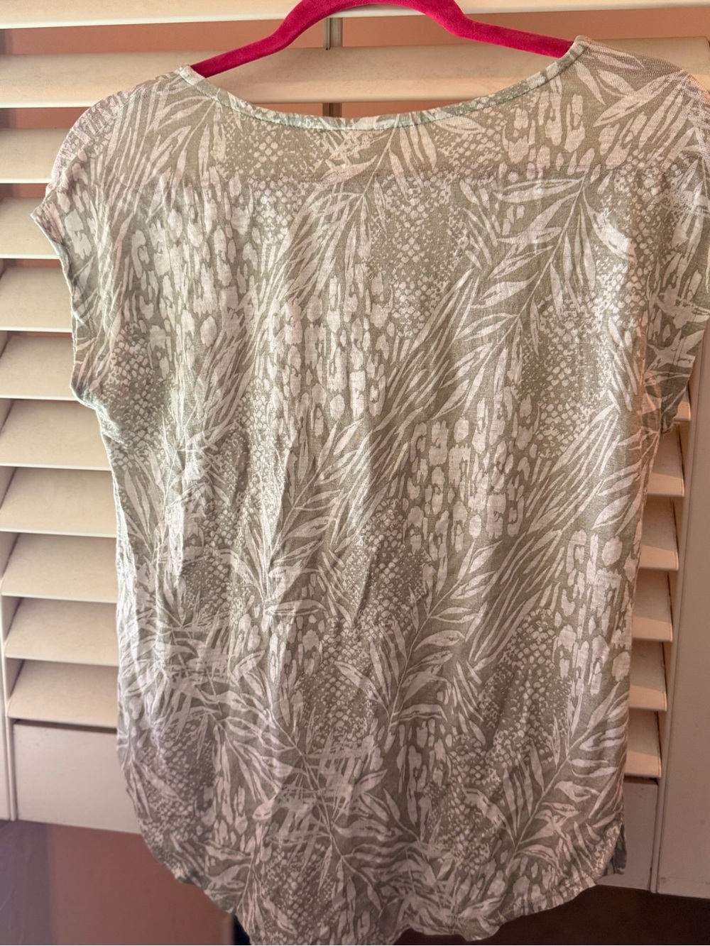 Christian Siriano Light Sage Green Dainty Sleeve Top - Picture 4 of 5